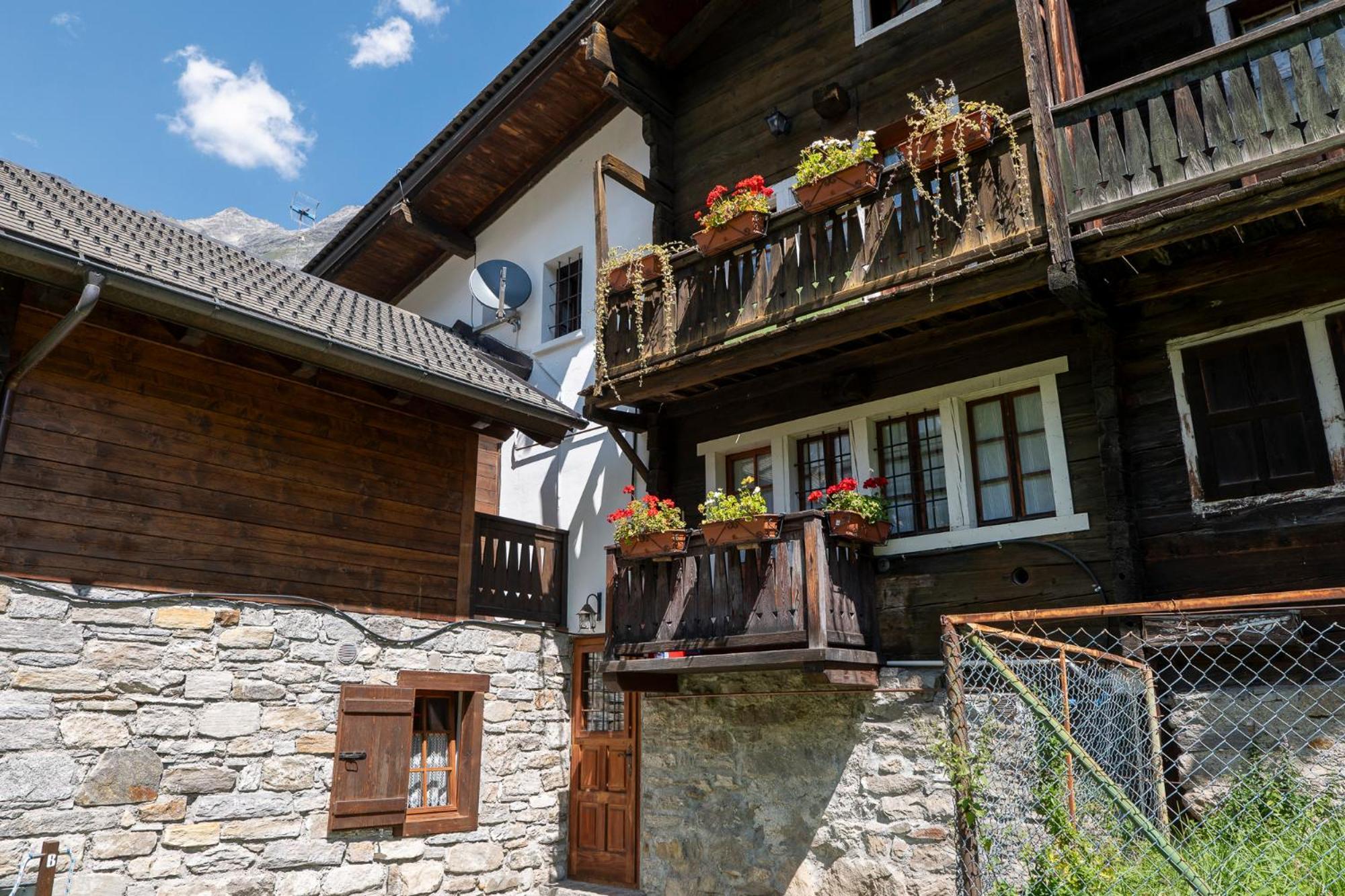 Incanto Walser Apartments Ronco マクニャーガ エクステリア 写真